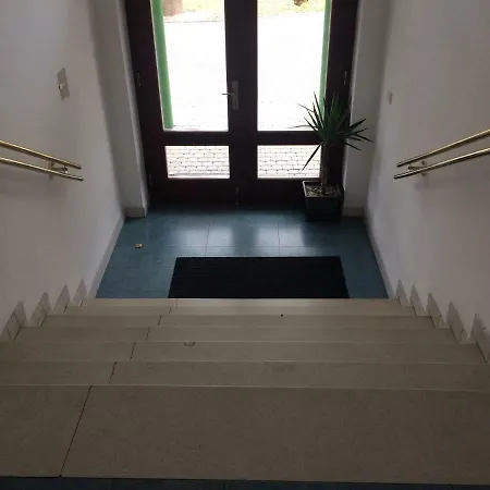 Aurora Apartman Piest'any